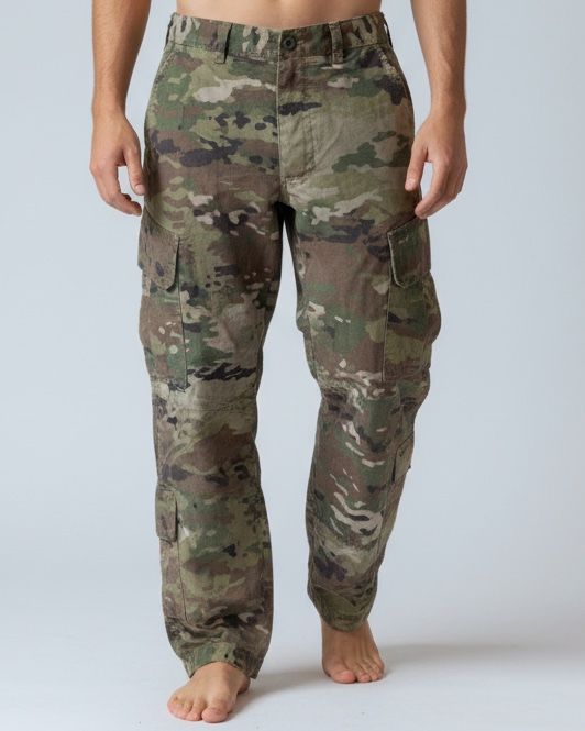 דוגמן לובש את המוצר