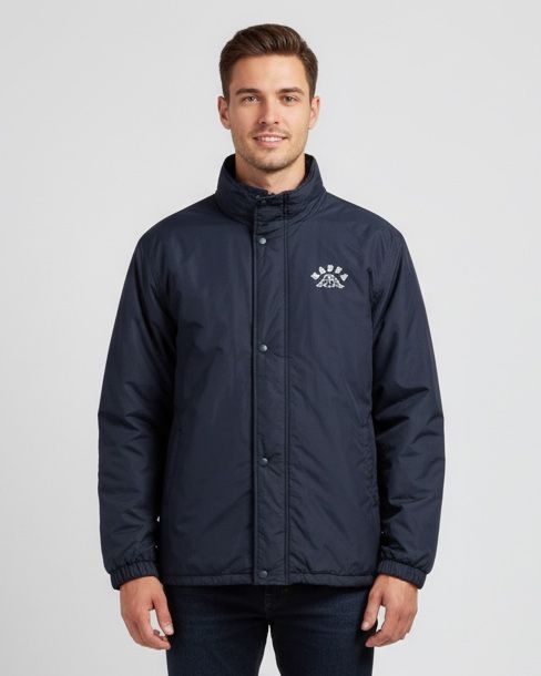 דוגמן לובש את המוצר