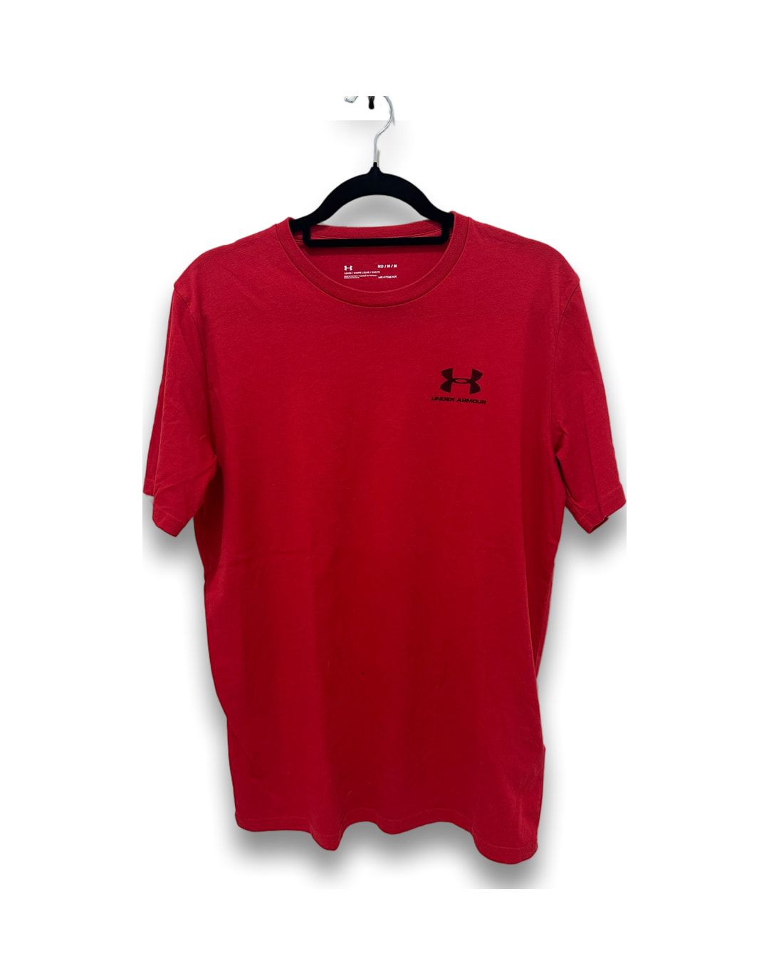 חולצת טי אדומה של Under Armour