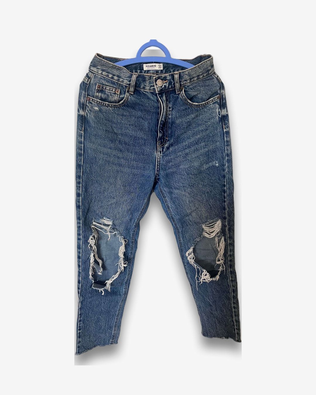 ג'ינס כחול קרוע לנשים Pull&Bear בסטייל רחוב