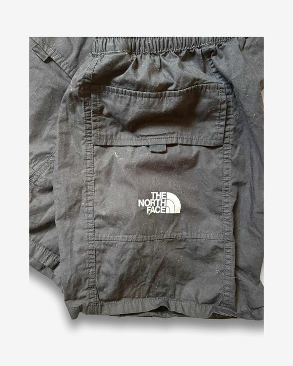 מכנסי שורטס שחורים של The North Face
