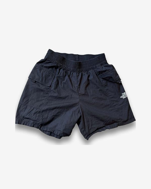 מכנסי שורטס שחורים של The North Face