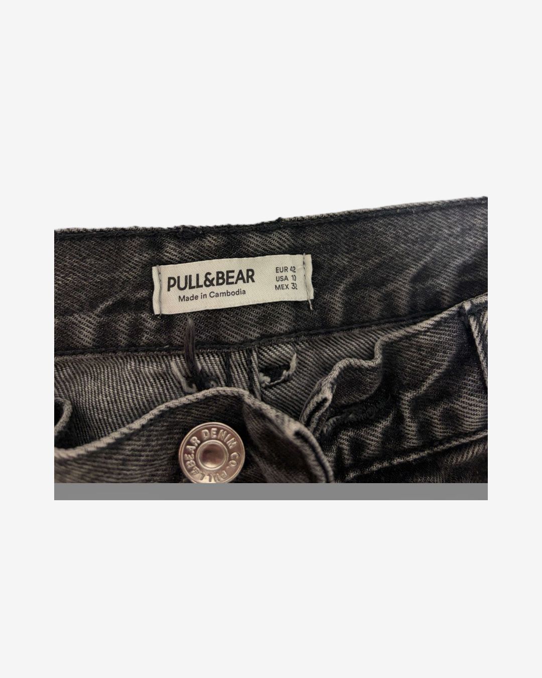 ג'ינס שחור בגזרת מותן גבוהה של Pull&Bear
