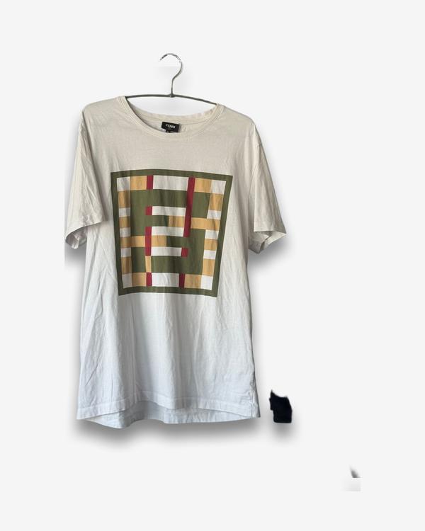 חולצת טי לבנה XL של Fendi עם הדפס גרפי