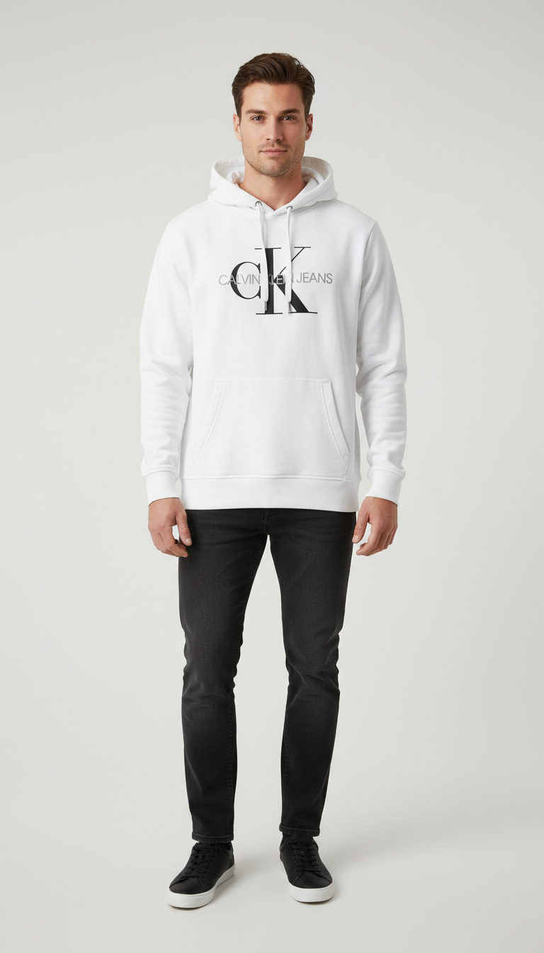 דוגמן לובש את המוצר