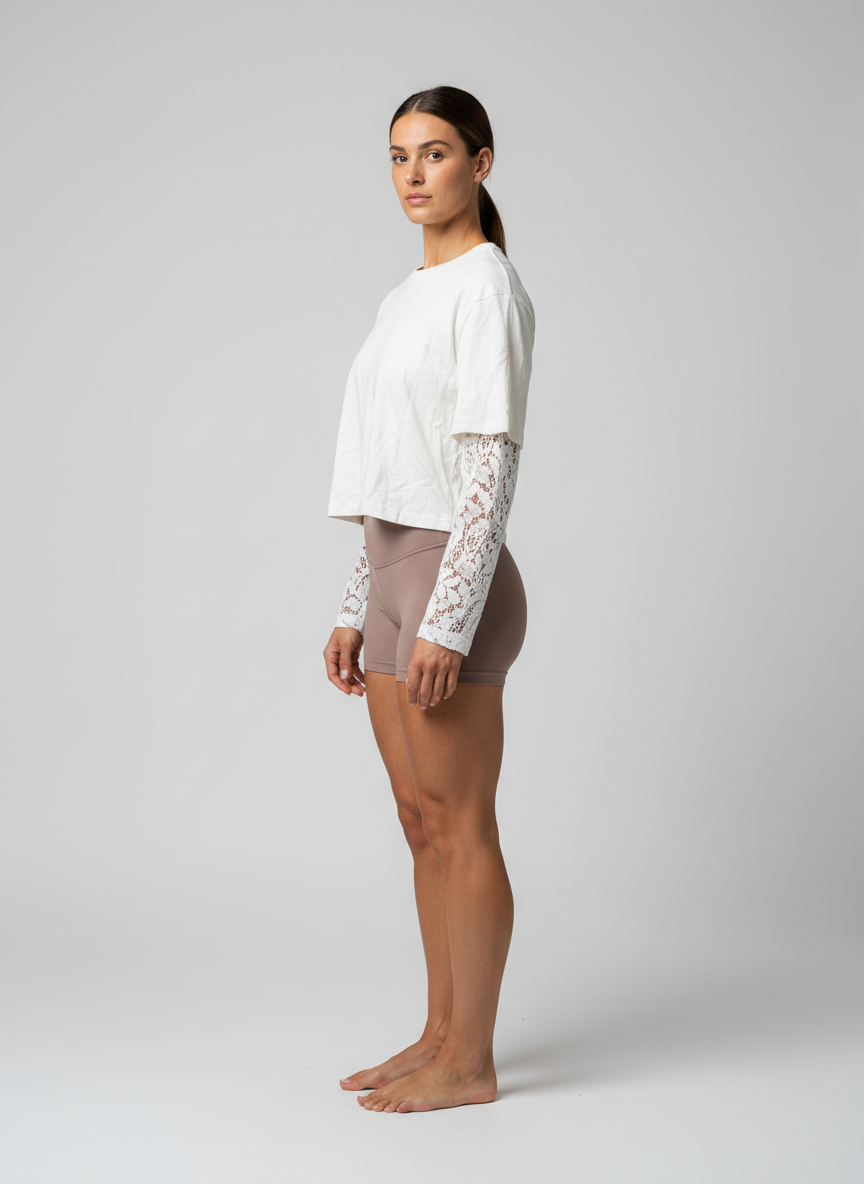 דוגמן לובש את המוצר