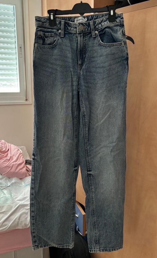 ג'ינס לנשים בגזרת wide leg תכלת בהיר