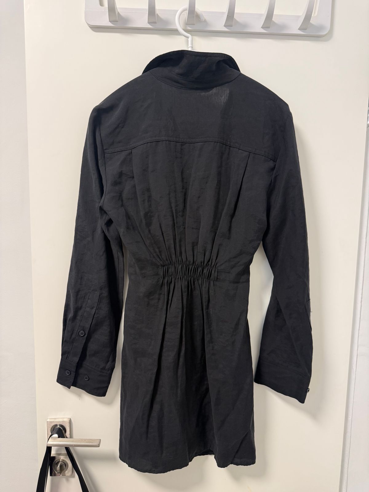 שמלת מעטפה שחורה של Zara