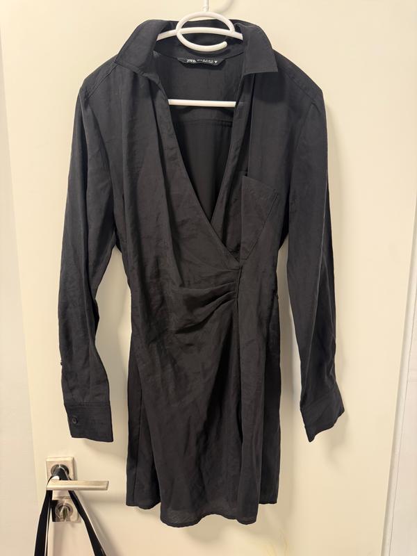שמלת מעטפה שחורה של Zara
