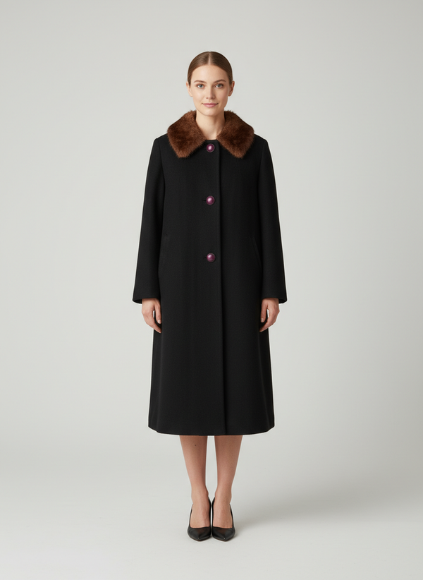 דוגמן לובש את המוצר