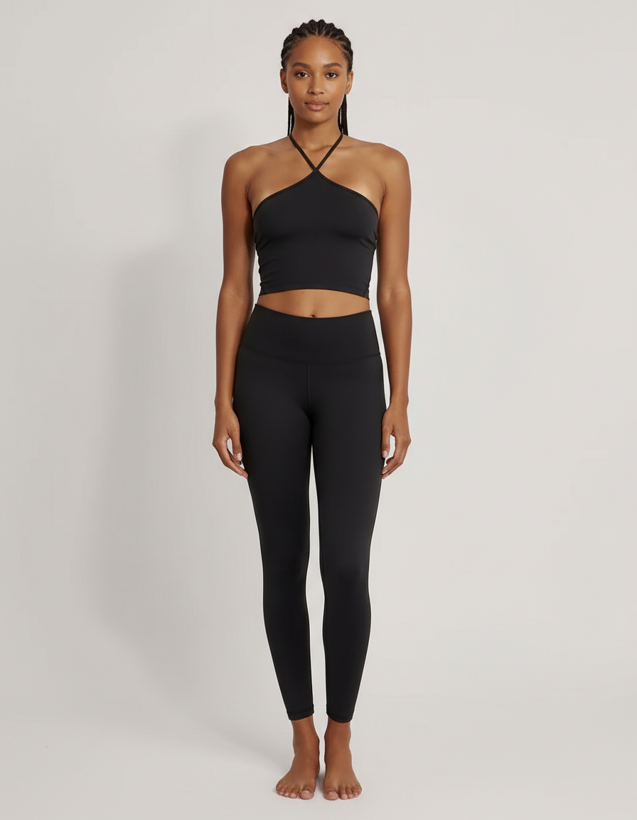 דוגמן לובש את המוצר