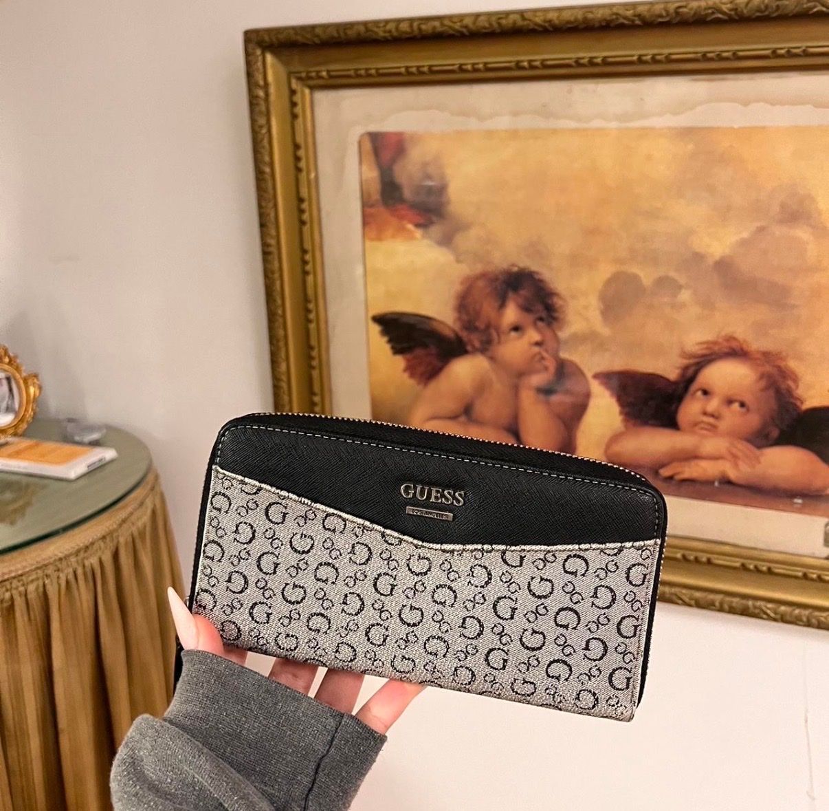 ארנק Guess