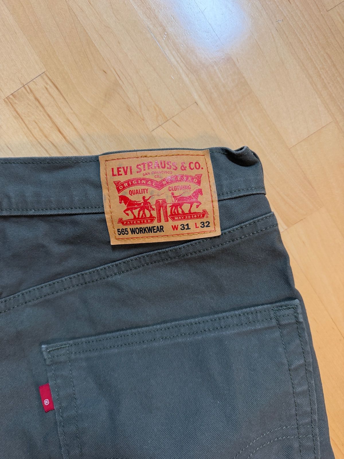 מכנסי עבודה Levi's ירוקים לגברים