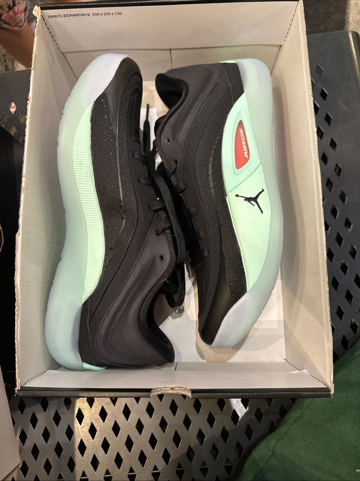 נעלי כדורסל Jordan zion 4