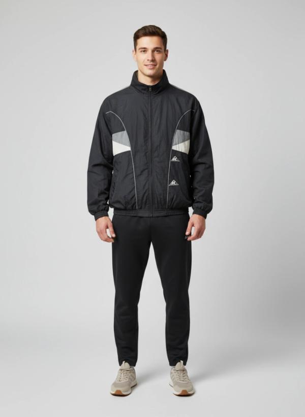 דוגמן לובש את המוצר