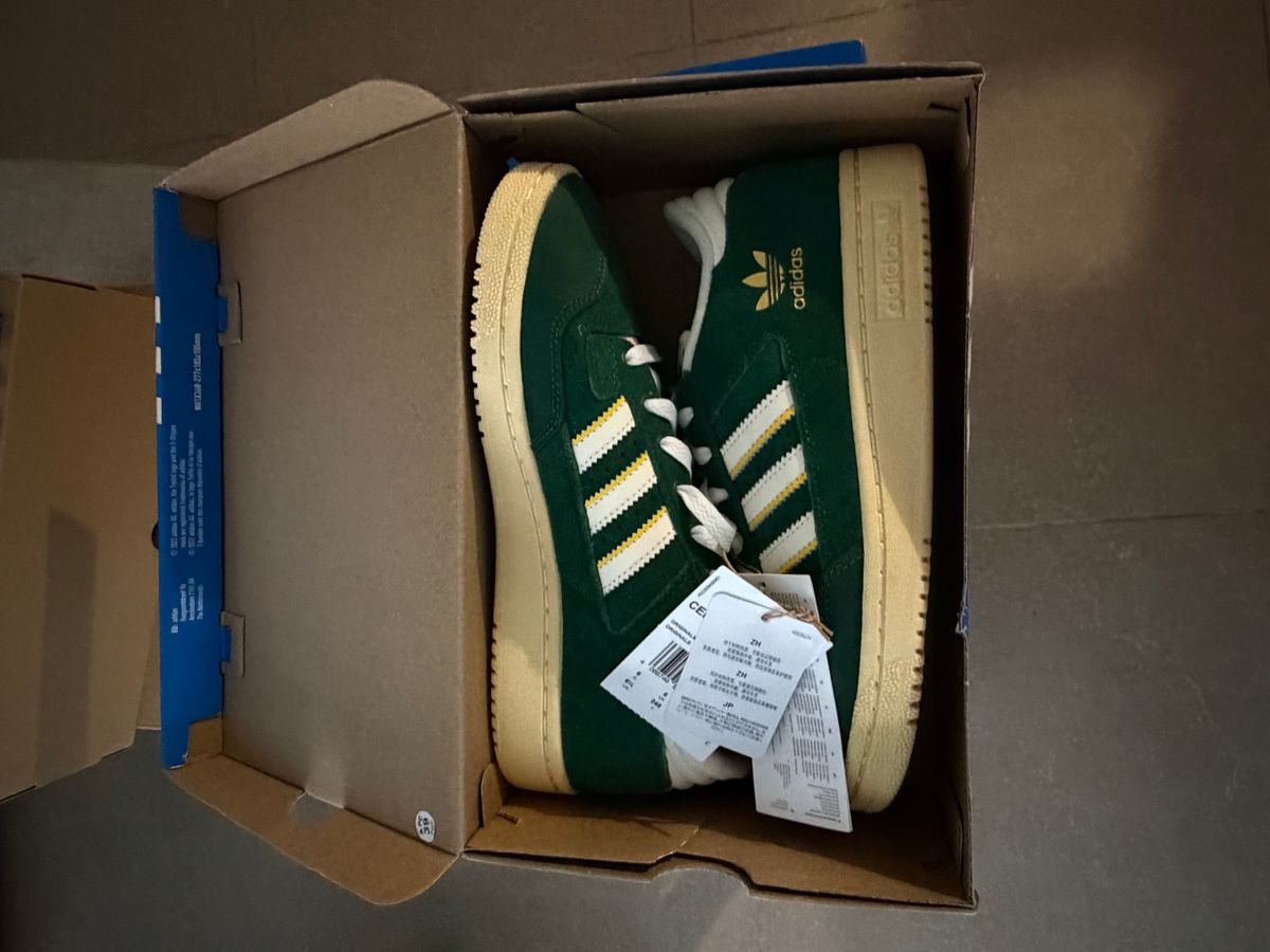 נעלי adidas חדשות מהקופסא
