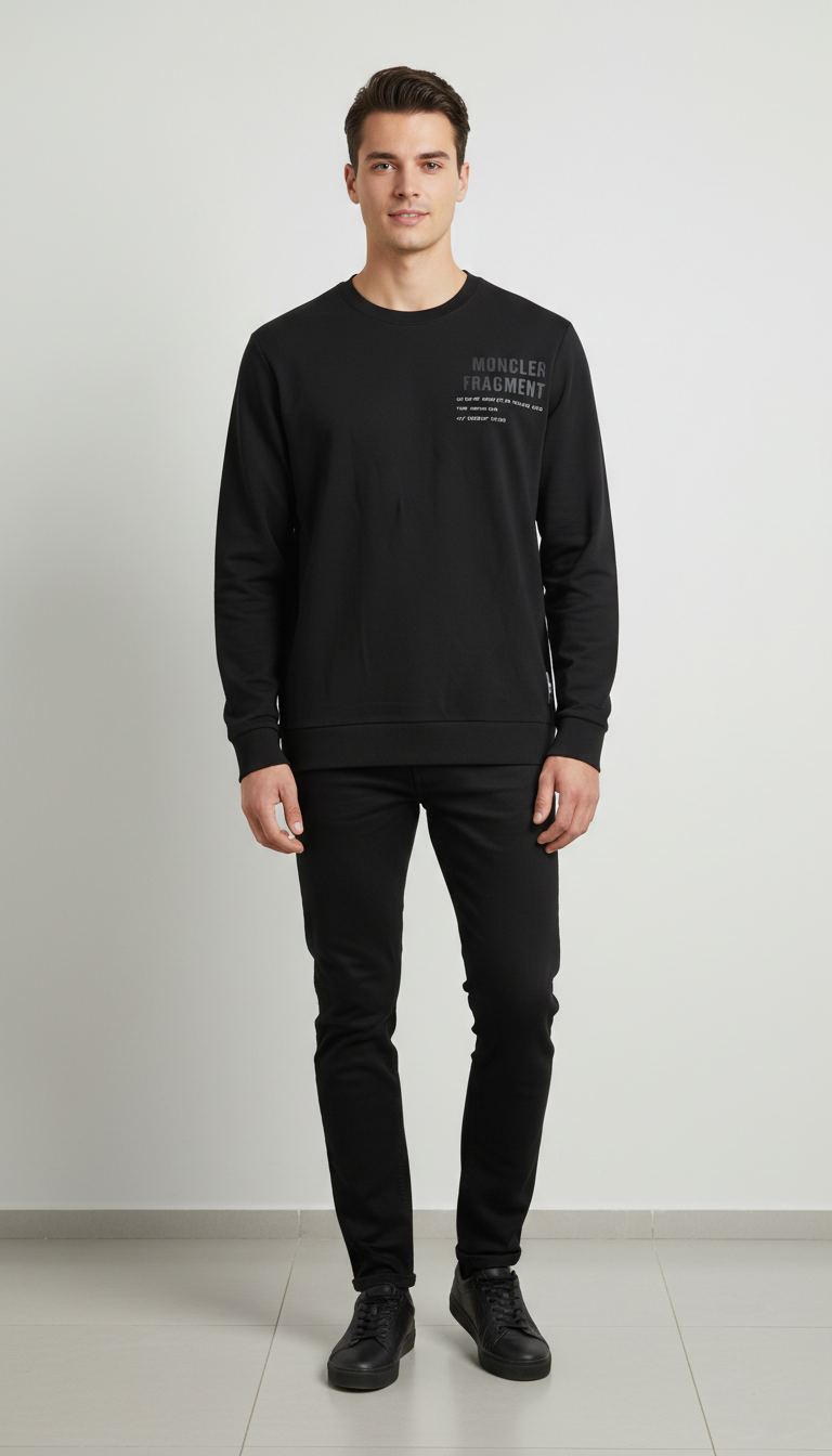 דוגמן לובש את המוצר