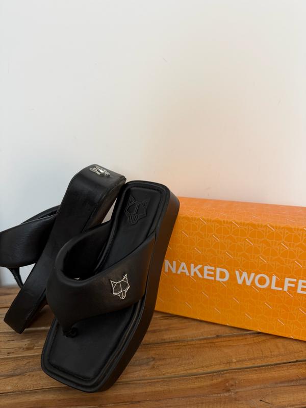 כפכפי פלטפורמה שחורים של NAKED WOLFE