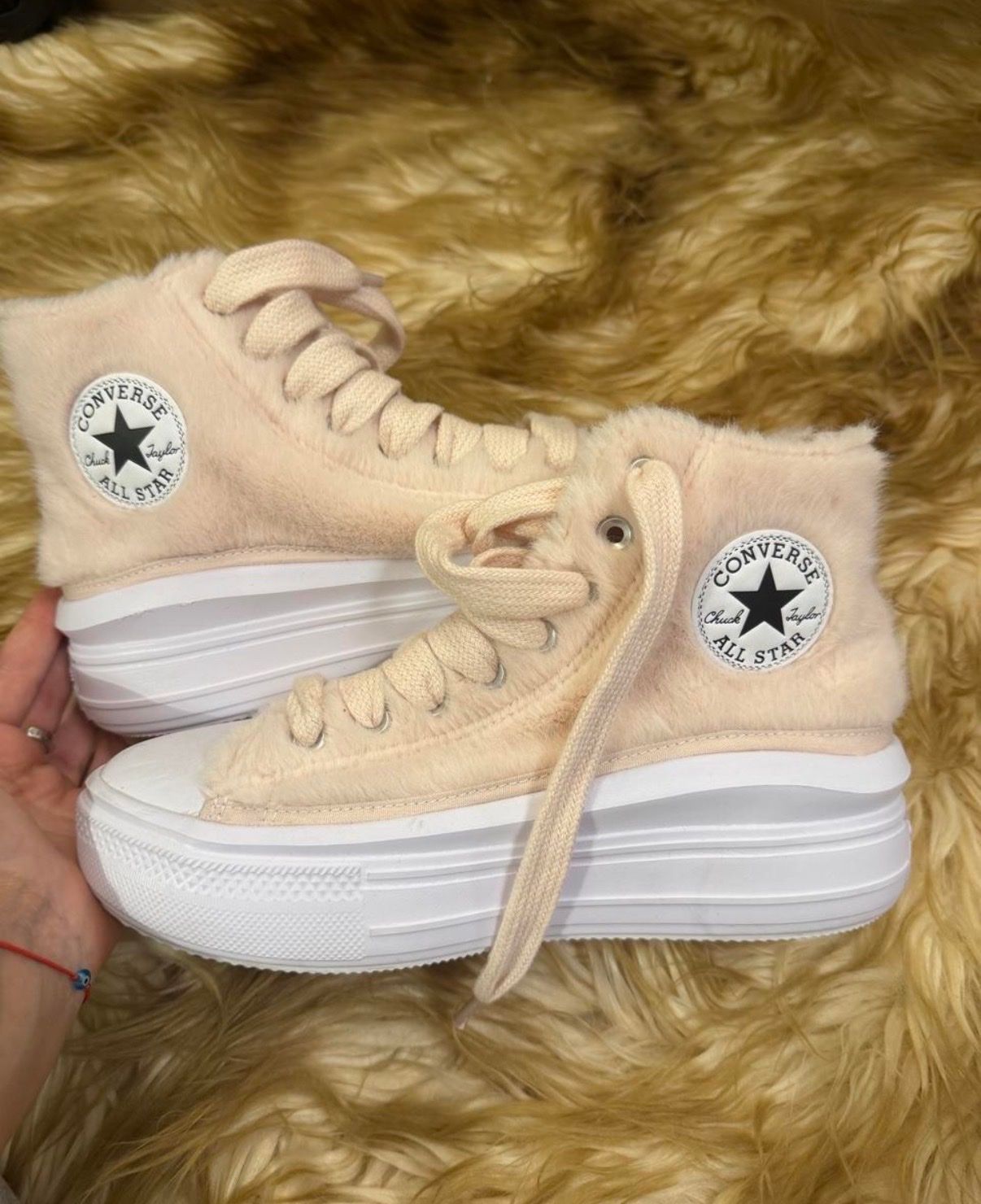 נעליים של converse